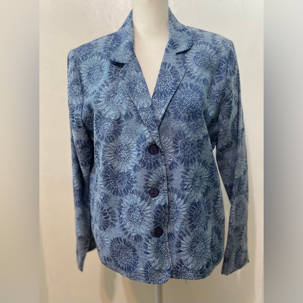 Vintage Orvis Blue Floral Jacket.Made in U.S.A. Size Small.Excellent Condition.